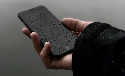 apple, hand, iphone, macro, mobile phone, smartphone, wet, gray phone, gray apple, gray mobile, gray smartphone, gray telephone, gray iphone